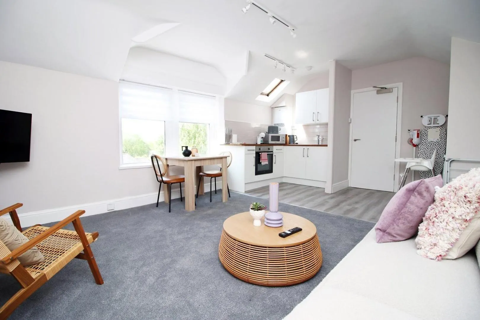 Stay With Free Parking At Archer Road, Penarth Cardiff Apartment