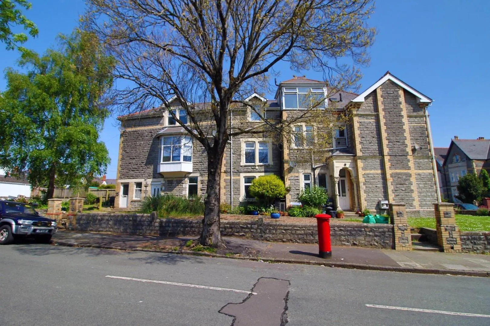 Stay With Free Parking At Archer Road, Penarth Cardiff