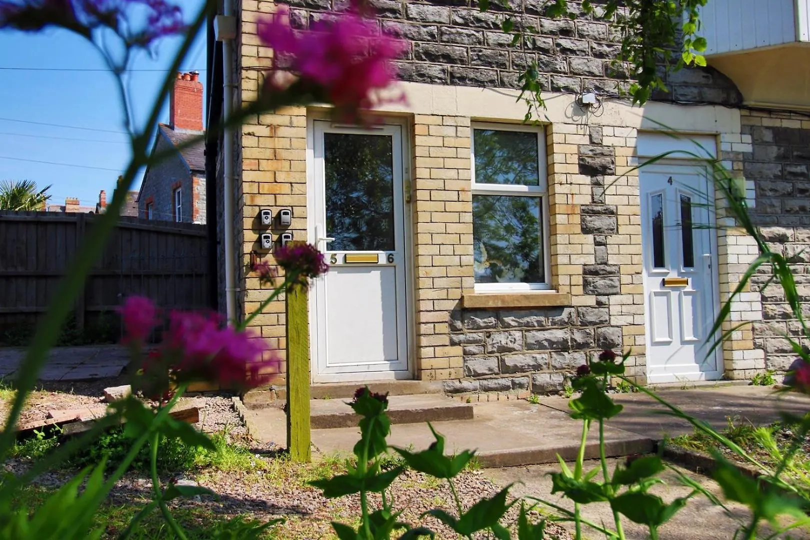 Apartment Stay With Free Parking At Archer Road, Penarth Cardiff