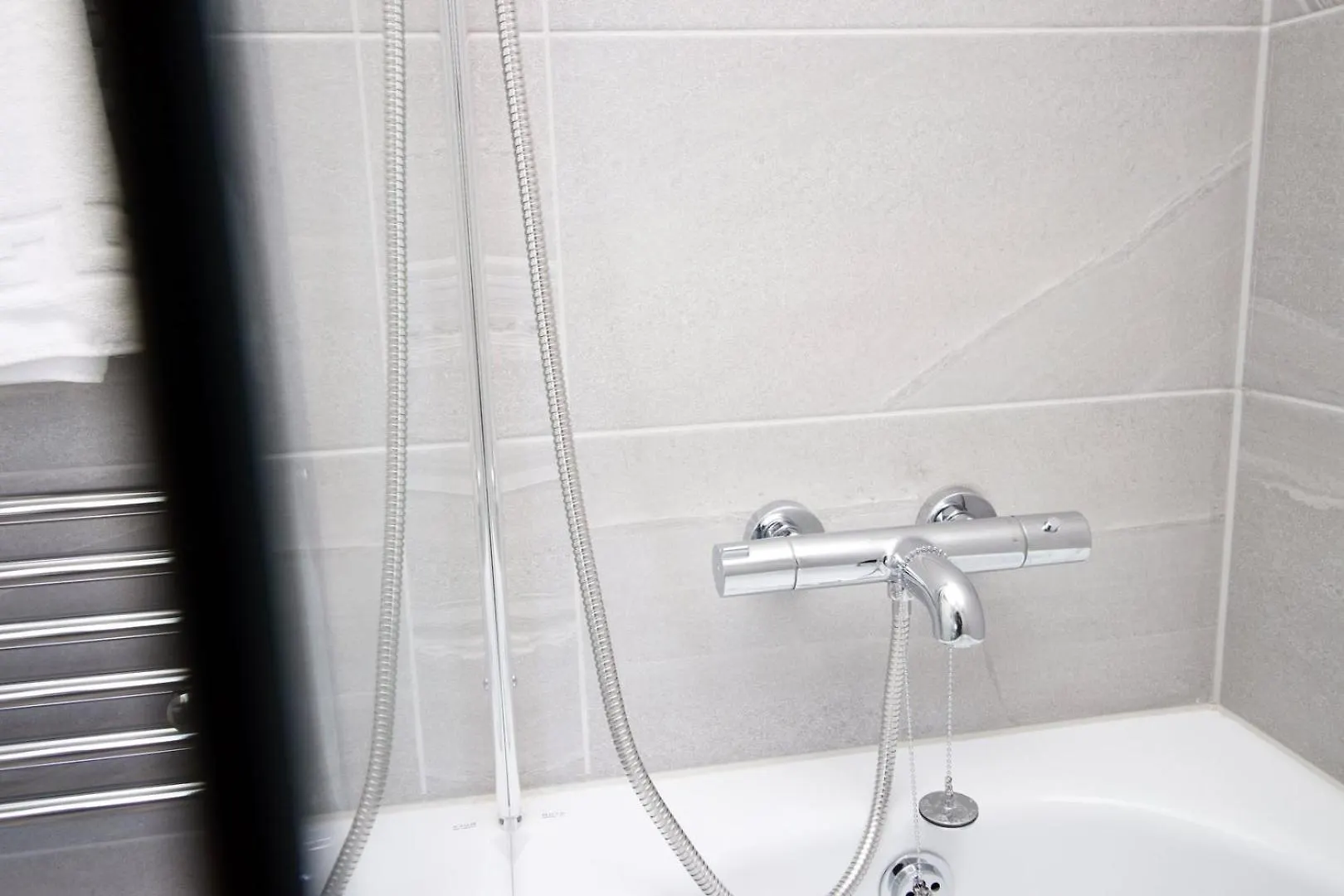 Stay With Free Parking At Archer Road, Penarth Cardiff Apartment